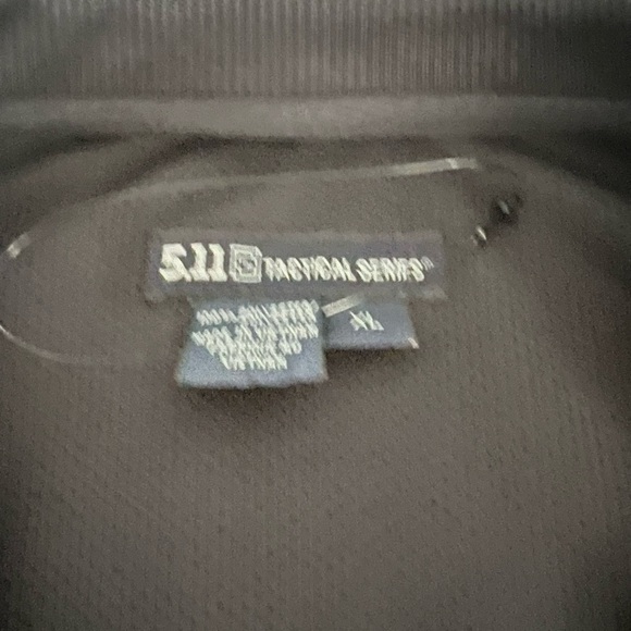 5.11 tactical gear – New, Men’s Xlarge lightweight, V-neck pull over ￼ - Picture 2 of 4